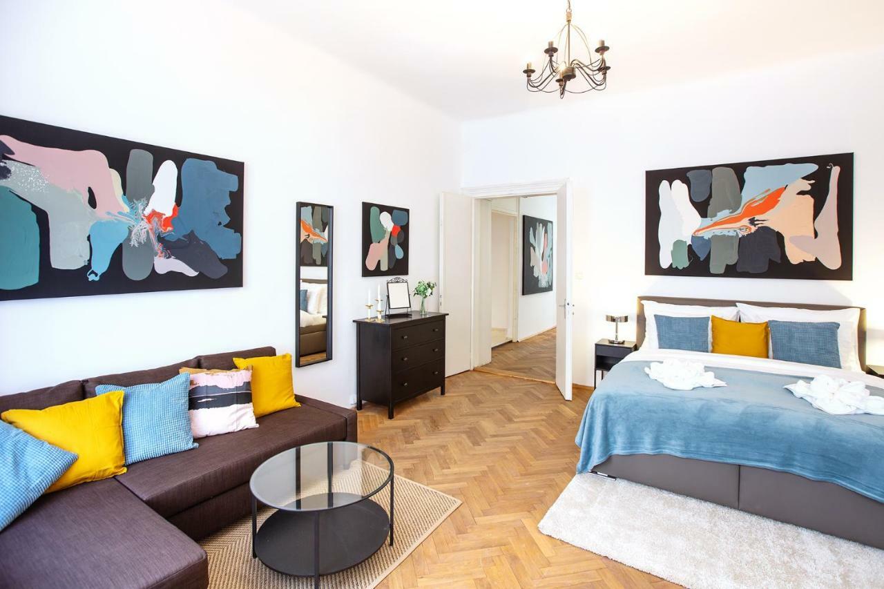 5Br 2Bath Family Apt 5Mins To Wenceslas Square براغ المظهر الخارجي الصورة