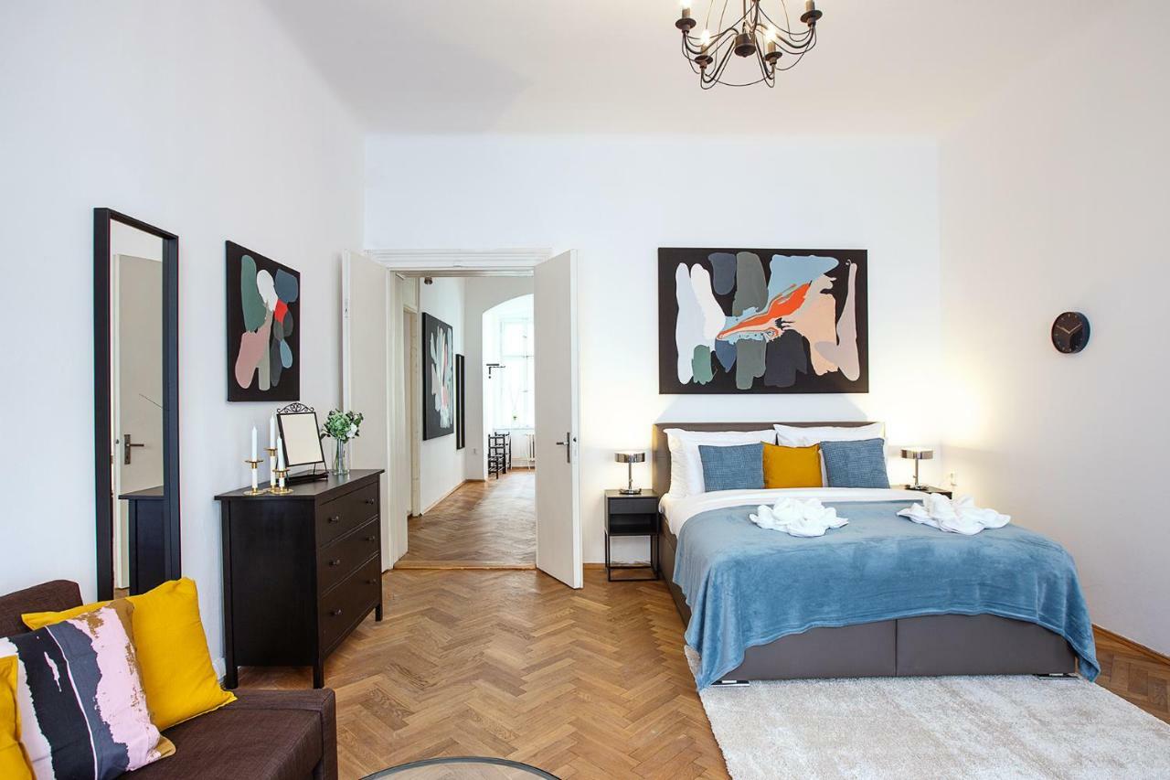5Br 2Bath Family Apt 5Mins To Wenceslas Square براغ المظهر الخارجي الصورة