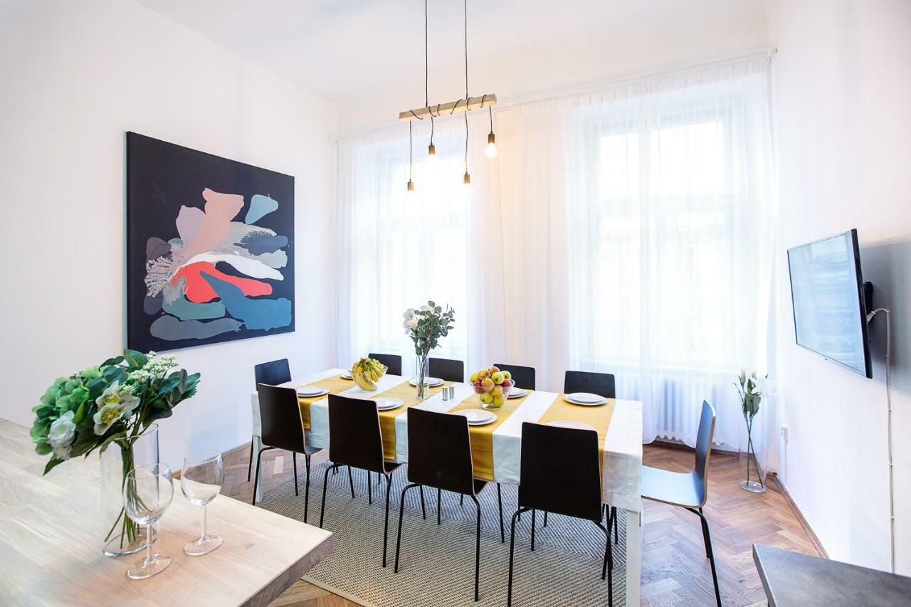 5Br 2Bath Family Apt 5Mins To Wenceslas Square براغ المظهر الخارجي الصورة
