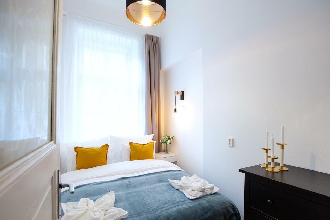 5Br 2Bath Family Apt 5Mins To Wenceslas Square براغ المظهر الخارجي الصورة